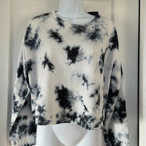 Women's Splendid tie-dye black and white crop top, size L, NWT, with a scrunchie